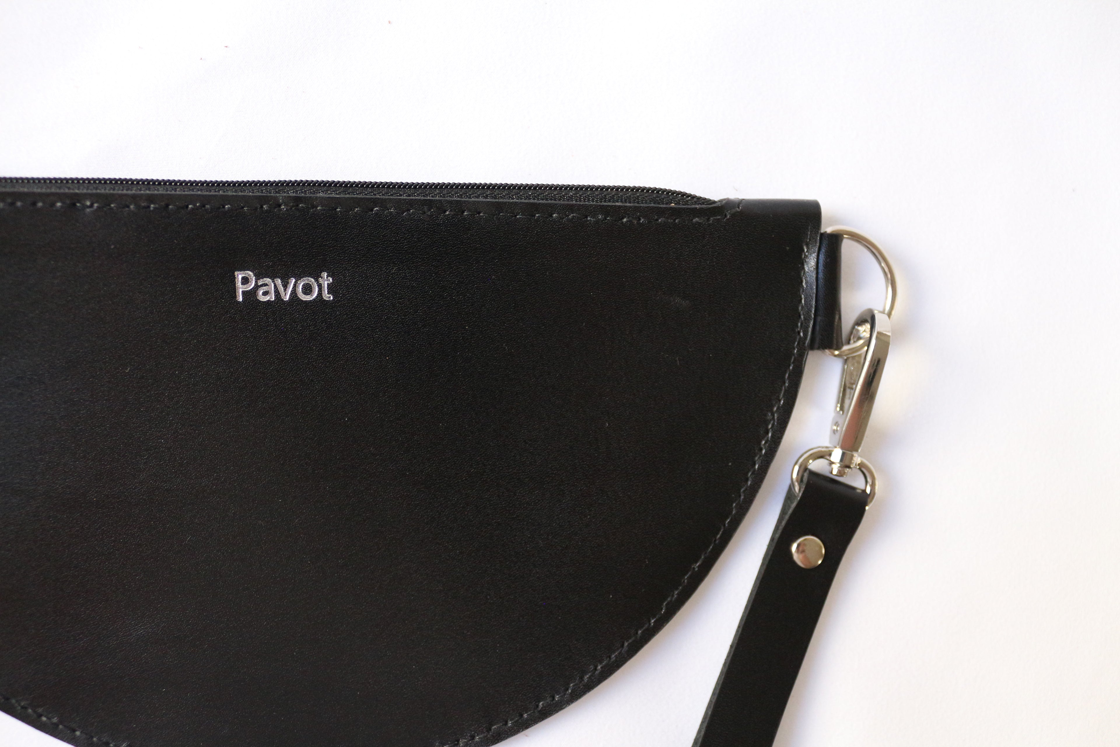 Pochette demi-lune